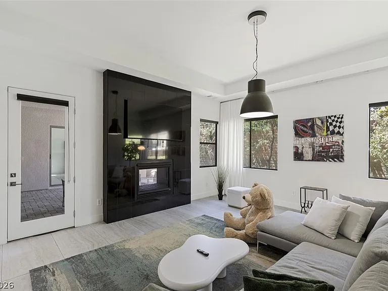 47 Pristine Glen St — Photo 19
