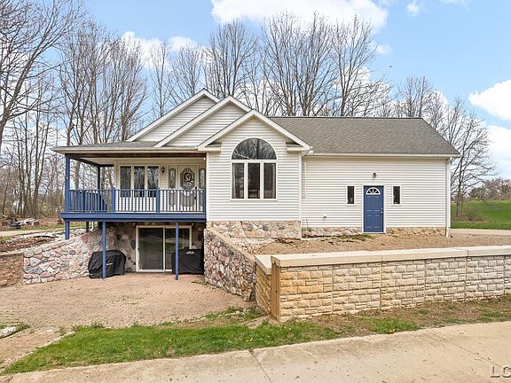2nd image of 9969 Southlawn Cir