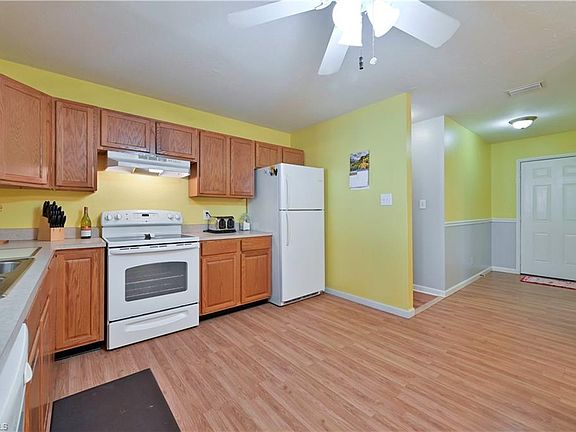 2nd image of 3853 Hoffman St