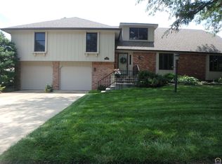 3442 SW Stonybrook Dr, Topeka, KS 66614