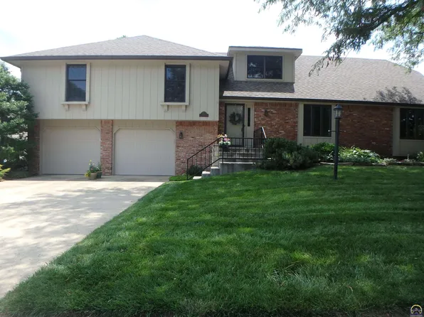 3442 SW Stonybrook Dr, Topeka, KS 66614