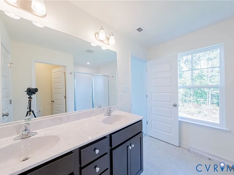 18372 Palisades Ct — Photo 35
