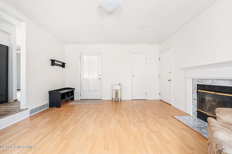 2nd image of 739 Burgoyne Avenue