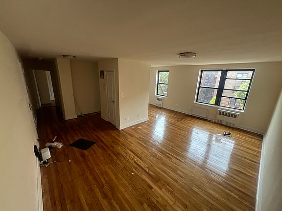 3rd image of 41-10 Parsons Blvd #312