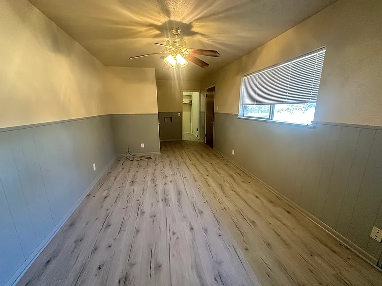 1747 N McCart St — Photo 12