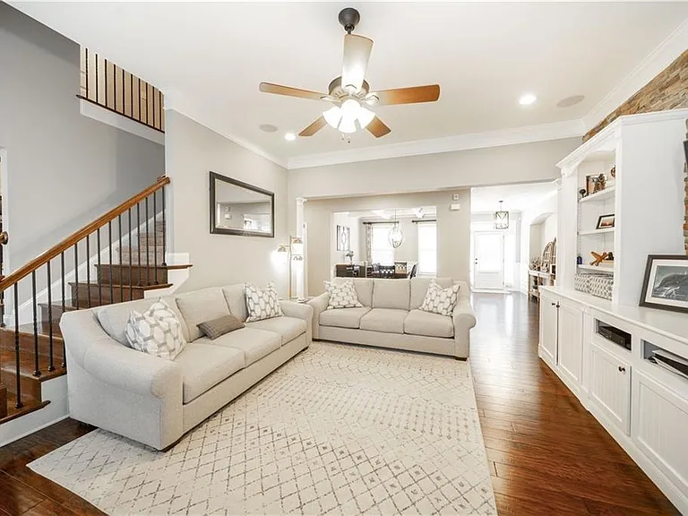 7740 Stratford Ln — Photo 5