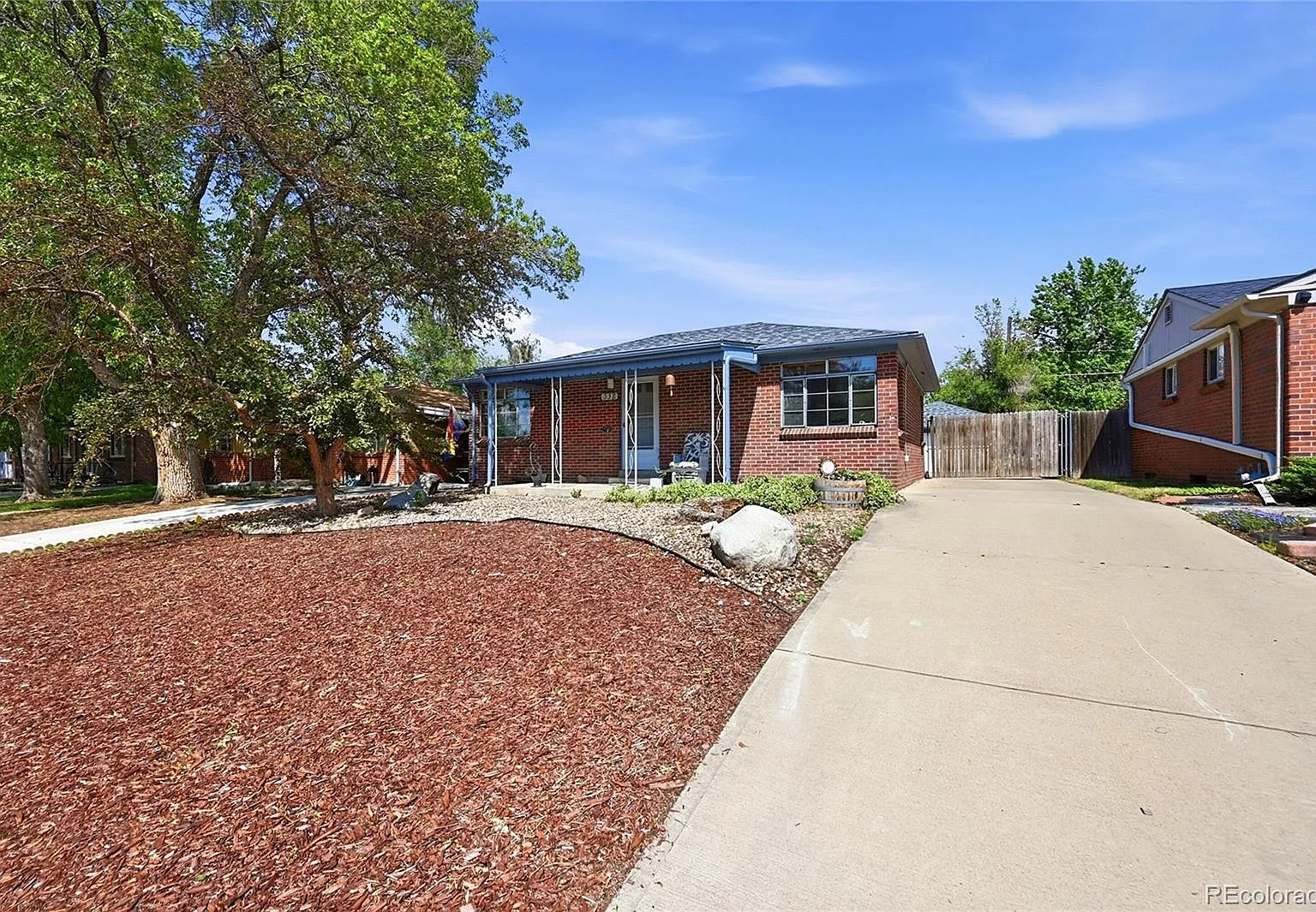 3 bed, 2.0 bath, 1660 sqft, $2,600 — Photo 3