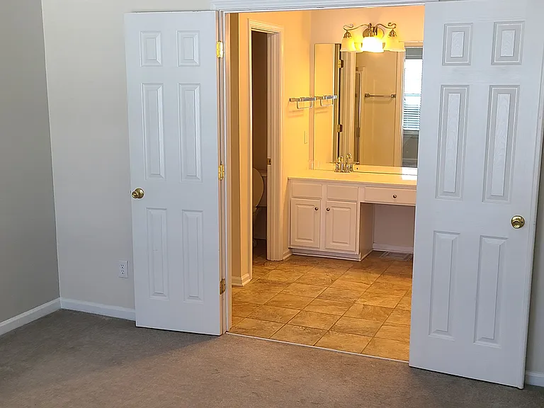 8120 Kincaid Ct — Photo 11
