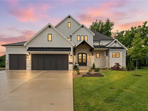 17028 Parkhill St, Overland Park, KS 66221