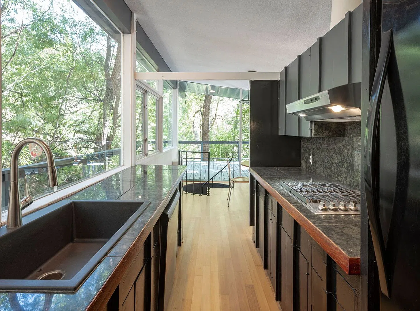Private Mountain Home With Great Views, Wood Stove. Only 10 mintues to Boulder — Photo 3