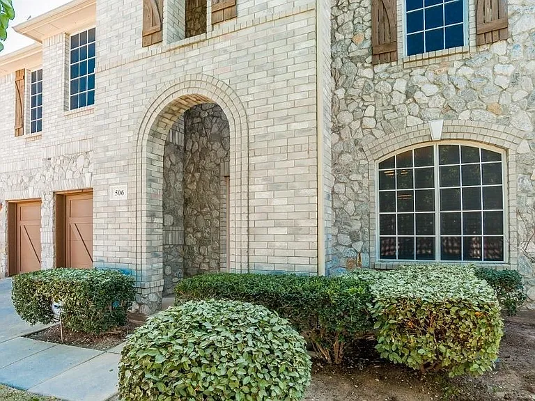 506 Port Royale Way — Photo 13