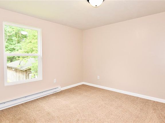 4th image of 12765 Vincent Dr