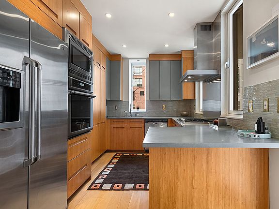 4th image of 22 Renwick St #3B