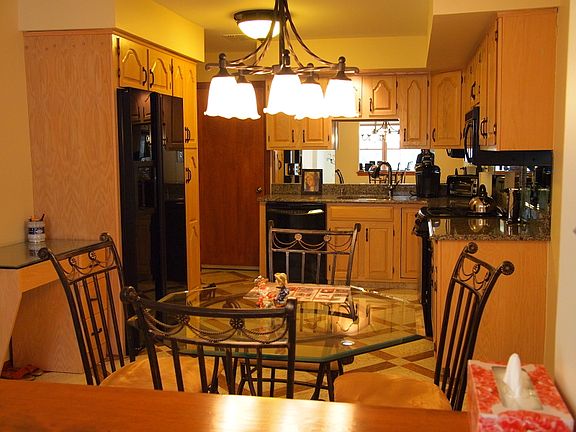 5th image of 41 Bentley Dr