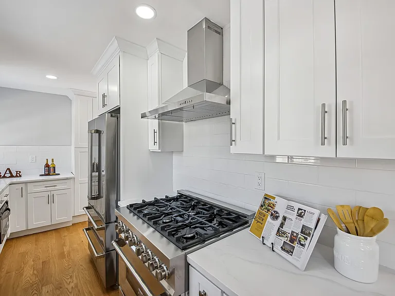 20 Edgar St — Photo 8
