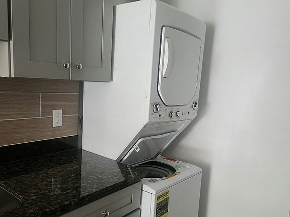 3rd image of 2204 14th Ave S #2