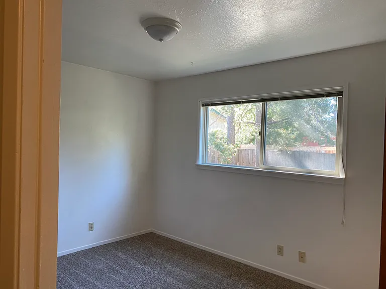 929 Brockway Ave #A — Photo 6