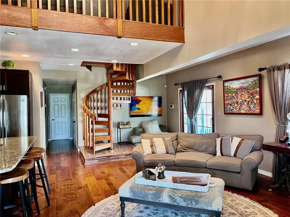 1119 W 9th St, Coffeyville, KS 67337