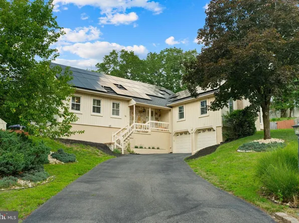 10 Silver Hill Ln, Voorhees, NJ 08043