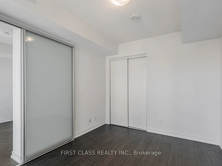 60 Shuter St #1710 — Photo 17