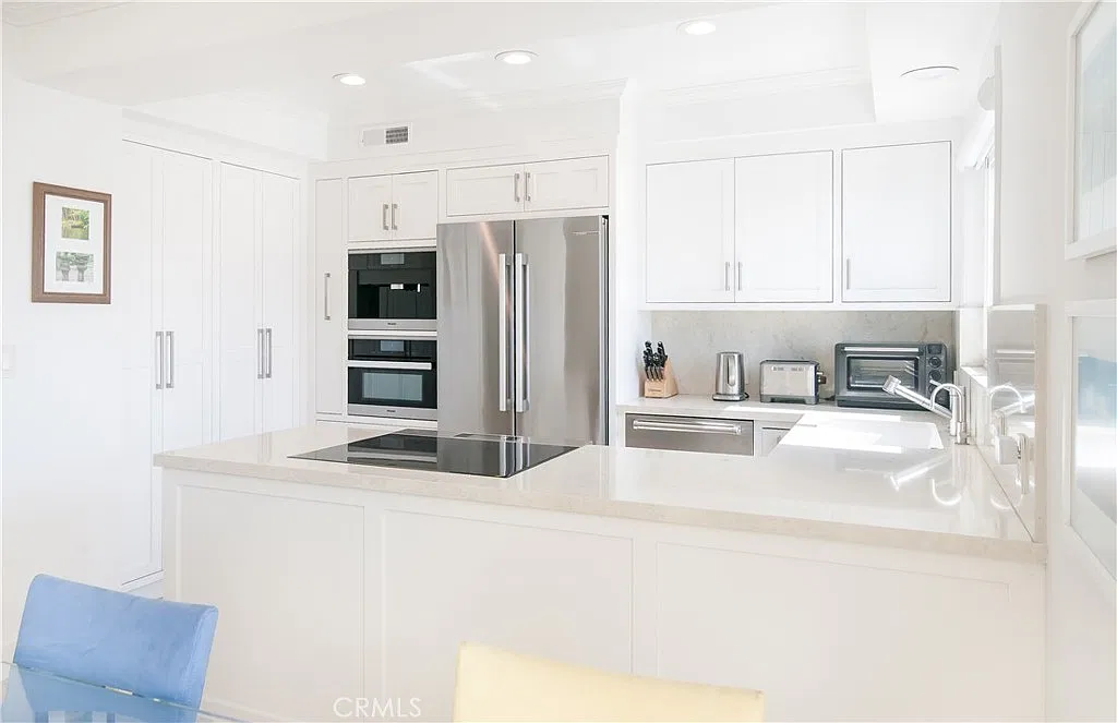 1 bed, 872 sqft, $4,000 — Photo 2