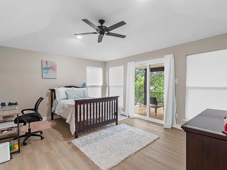 307 Hurst Creek Rd — Photo 25