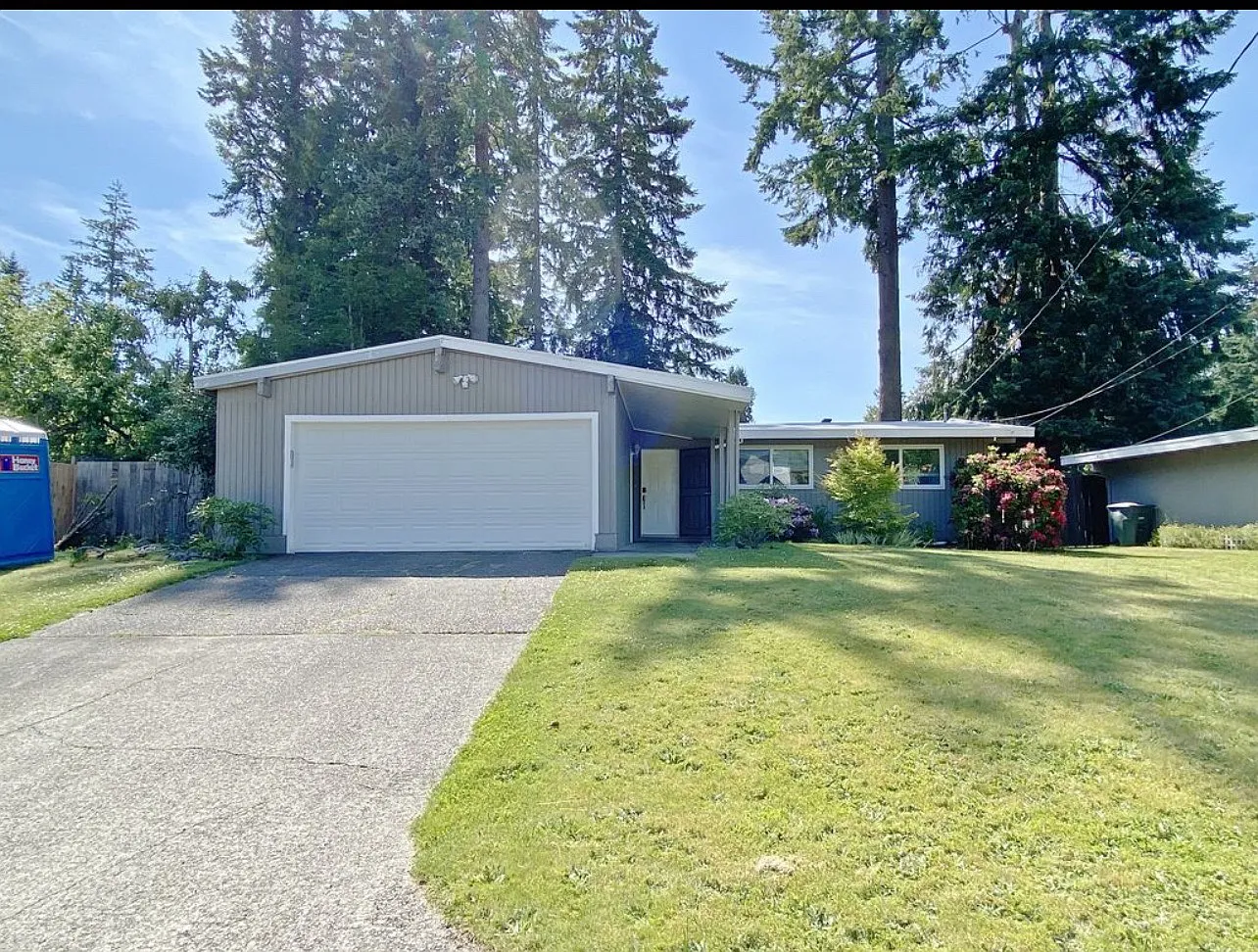 3 bed, 1200 sqft, $3,450 — Photo 1