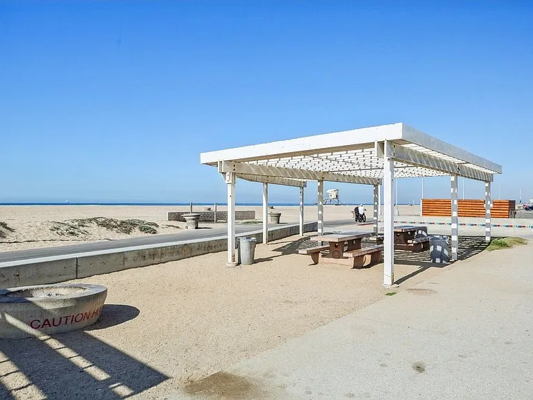 Ocean Breeze Villas — Photo 25