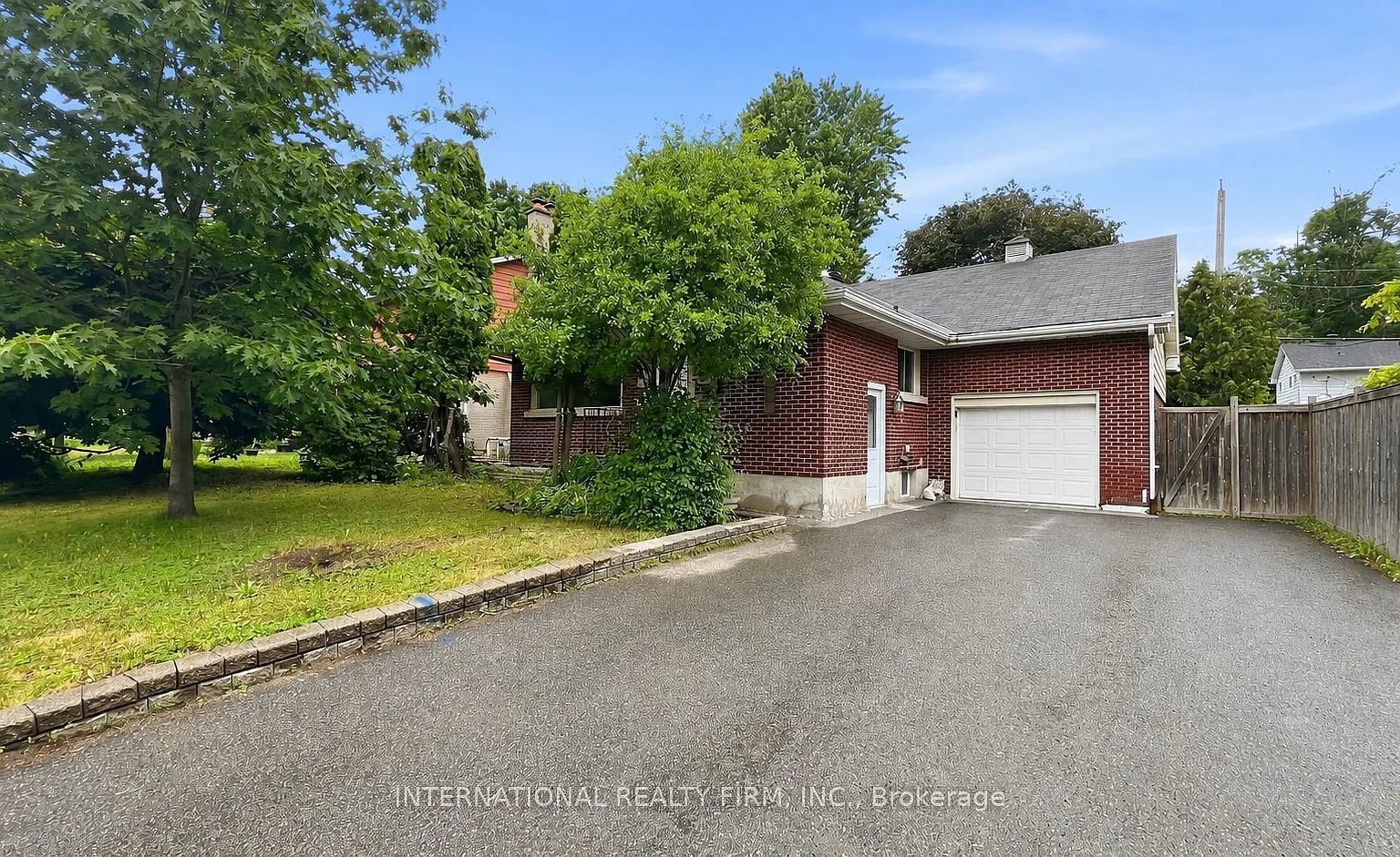 3 bed, $2,400 — Photo 1