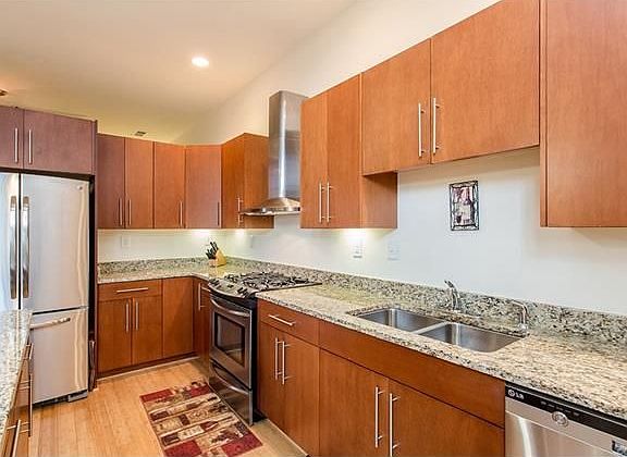 2nd image of 9 N 25th St APT 18