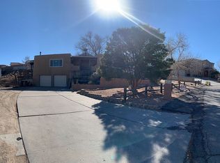 9951 Radcliffe Rd NW, Albuquerque, NM 87114