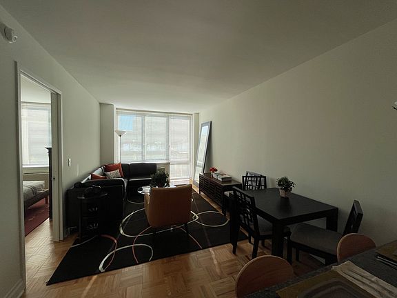 5th image of 1510 Lexington Ave APT 9H