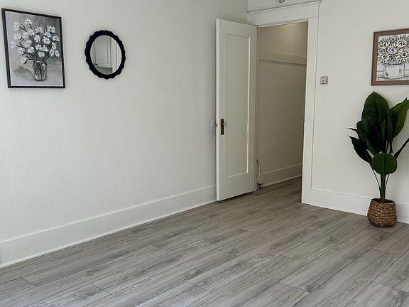 2nd image of 2075 Torrance Blvd #C