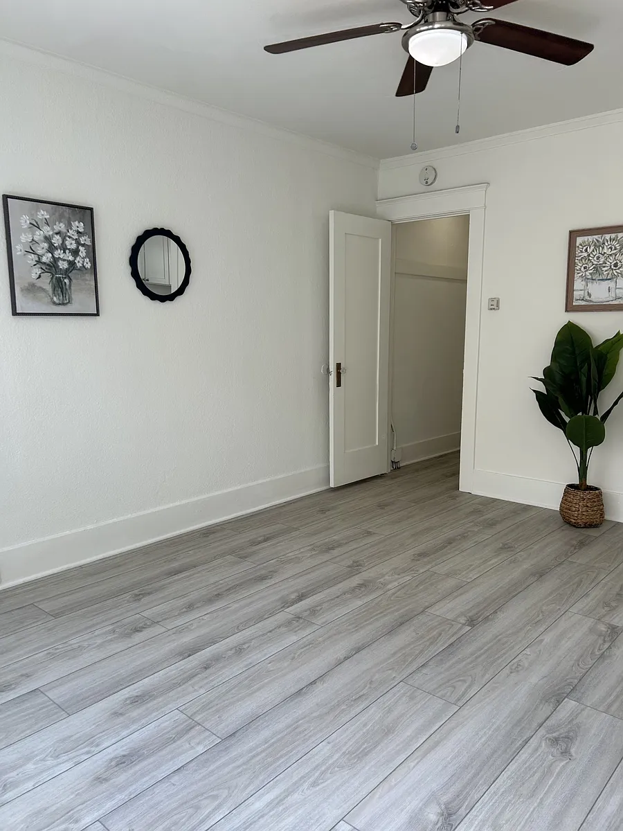 Building Photo - 2075 Torrance Blvd #C