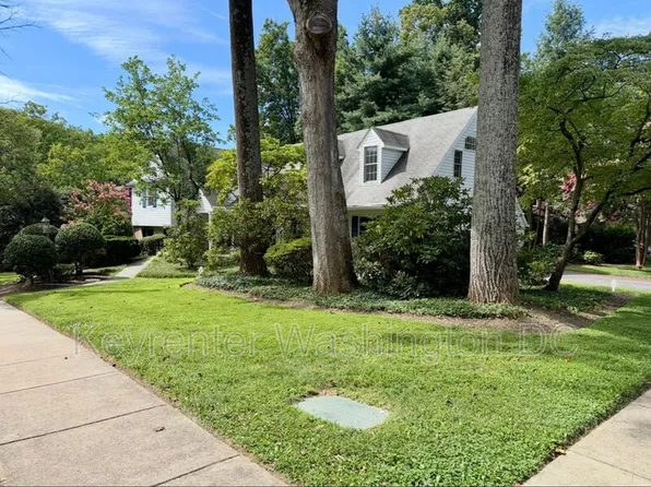 1995 Lancashire Dr, Rockville, MD 20854