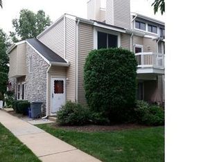 26 Farnham Sq #226, Parlin, NJ 08859