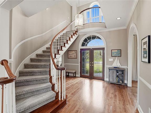 3rd image of 12 Shoal Creek Dr