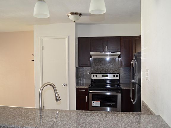 3rd image of 16310 Luzerne Dr Unit B