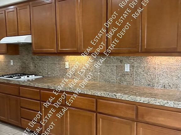 2nd image of 627 S Tradition St