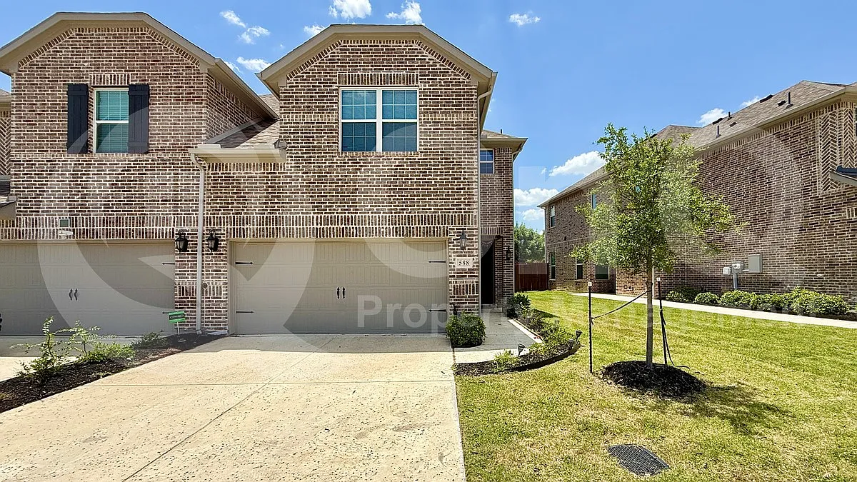 4 bed, 4.0 bath, 2012 sqft, $2,999 — Photo 1