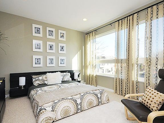 3rd image of 2422 W Bryn Mawr Ave