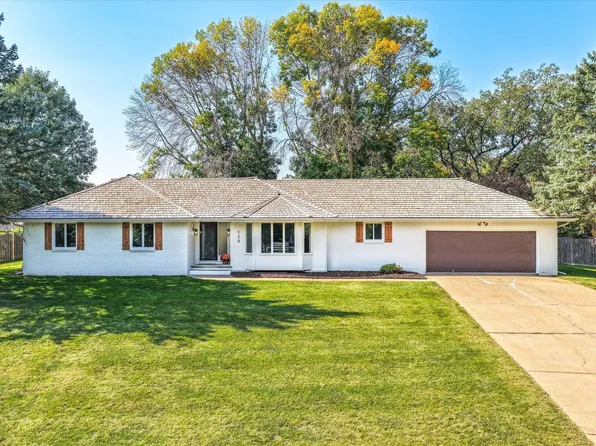 128 Charles Park Dr, Council Bluffs, IA 51503