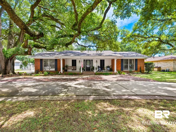 1348 W Fairway Dr, Gulf Shores, AL 36542