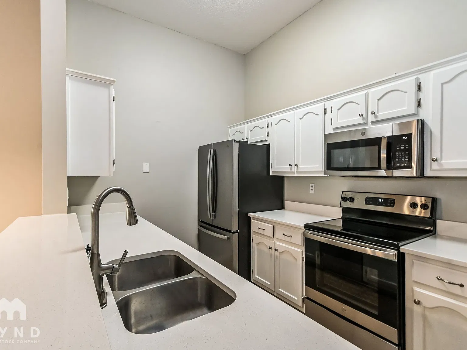 3 bed, 2.0 bath, 1380 sqft, $1,795 — Photo 2