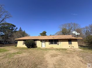 202 Carpenter St, Naples, TX 75568