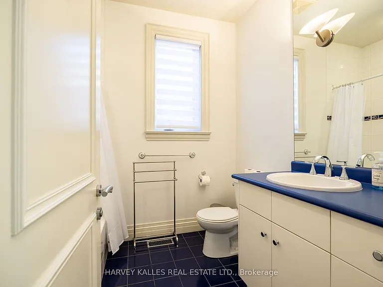 495 Deloraine Ave — Photo 35