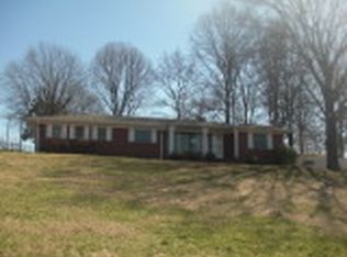 901 Parkway Ave, Madison, NC 27025