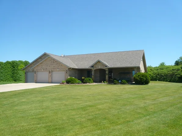 110 Sugar Maple Dr #35, Luxemburg, WI 54217