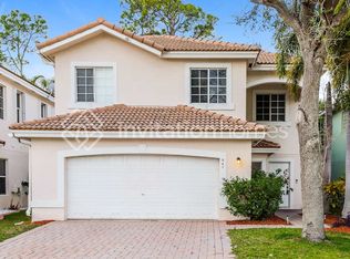 541 Alejandro Ln, West Palm Beach, FL 33413