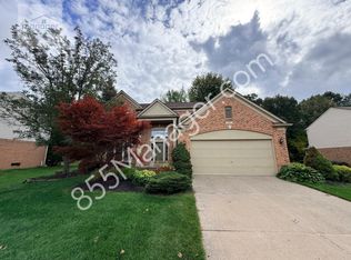 3903 Long Meadow Ln, Orion, MI 48359